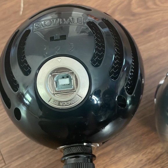 Microphone - Picture 4 of 5